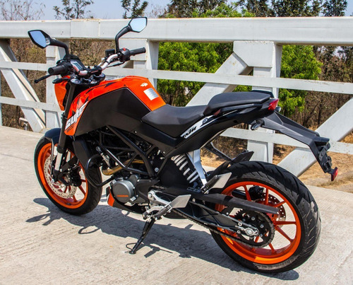 Imagen 3 de 16 de Moto Ktm Duke 200 Naked Pista 0km 2023 Urquiza Motos