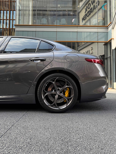 Alfa Romeo Giulia 2.9l Quadrifoglio V6 Bi-turbo At