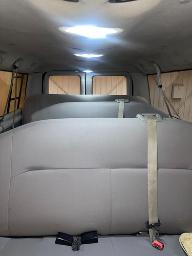 Ford Econoline E-150 4.6l V8 12 Pasajeros