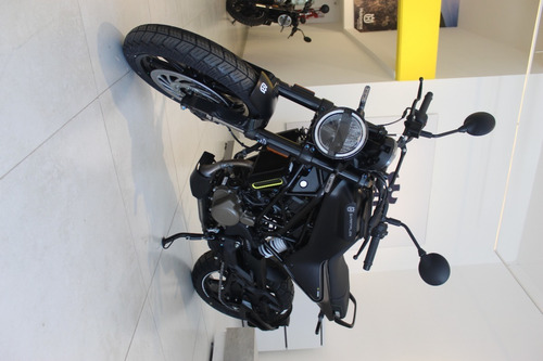 Imagen 19 de 19 de Husqvarna Svartpilen 200 0km 2023