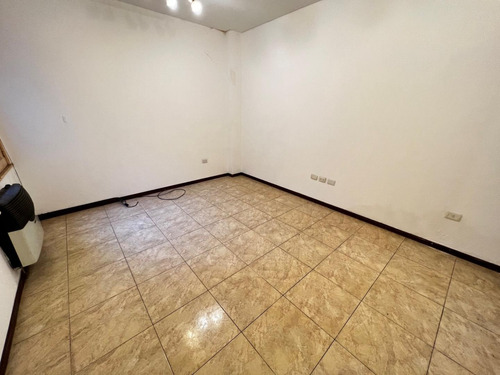 Imagen 3 de 10 de Venta De Departamento Tipo Casa De 2 Ambientes