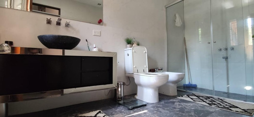 Impecable Casa En La Mejor Zona Del Partido