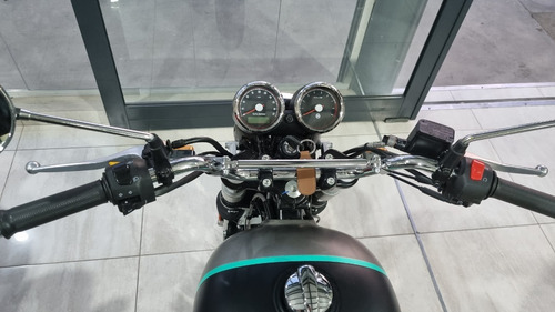 Imagen 5 de 10 de Royal Enfield Interceptor Custom 650