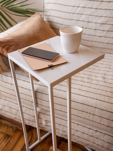 Imagen 7 de 10 de Mesa De Arrim Simil Marmol Con Est. Hierro Minimalista