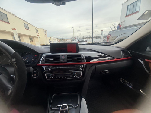 BMW Serie 3 2.0 330ia Sport Line At