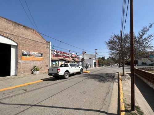 Imagen 3 de 11 de Local Comercial A Una Cuadra Del Polideportivo De Villa Allende. Sin Expensas!