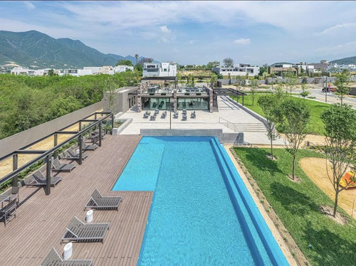 Casa Inteligente De 3 Niveles En Venta En Mítica Residencial, Con Área De Juegos Y Terraza En Roof Garden, Para Aprovechar Las Increíbles Vistas A Las Montañas!! Bar En 1er Nivel Con Salida Al Jardín