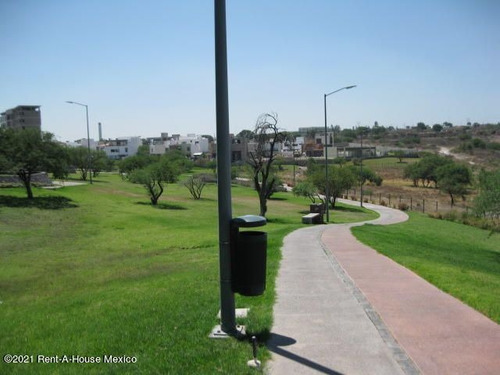 Imagen 10 de 18 de Departamento En Renta En La Vista Residencial, Queretaro