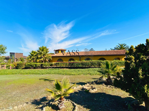 Vass Vende Parcela 4d 3b De 5.000 M² En Valle Alegre