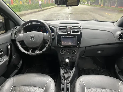 Renault Logan 1.6 Privilege / Intens