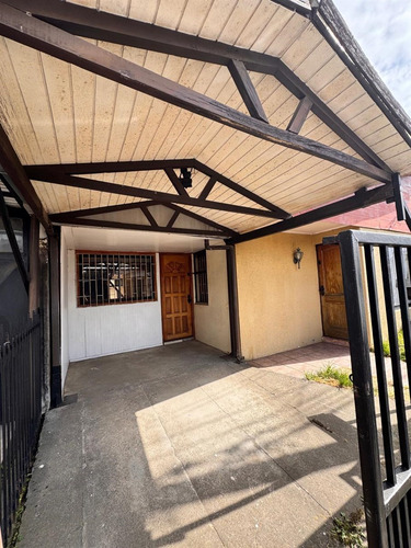 Casa En Los Fresnos, 3d, 2b Con Excelente Distribución