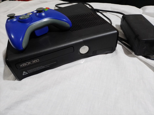 Microsoft Xbox 360 Slim Standard Negro (Usado)