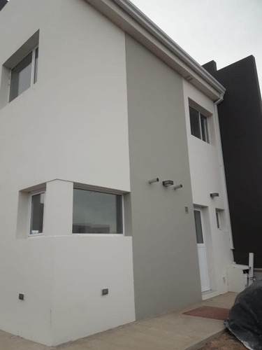 Imagen 6 de 15 de Se Vende Casa En B La Castellan 2 Dor