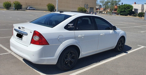 Ford Focus Ghia At Full
