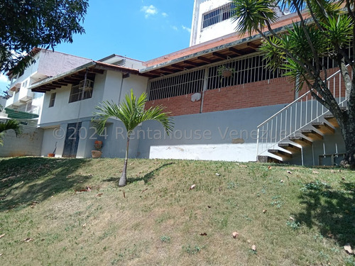 Casa Quinta Marisa En Calle Cerrada En Venta En Prados Del Este Calle Los Turpiales Caracas 