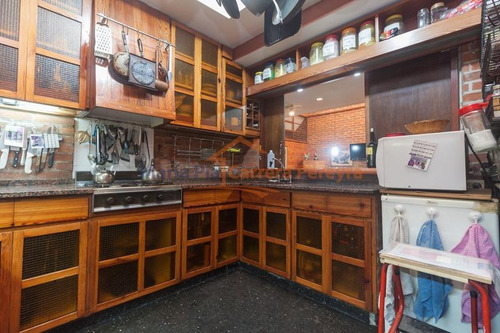 Venta De Lindisima Casa Y Local Abajo Con Garage, Jardin Y Pileta
