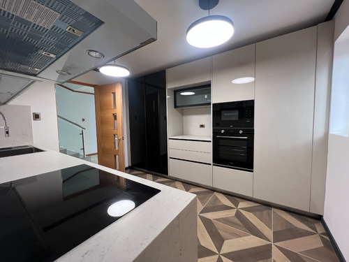 Venta Moderno Townhouse Sector Lomas De San Andrés. Modelo 1