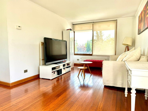 Casa En Venta Condominio De 5 Dorm Quincho. En Lo Barnechea