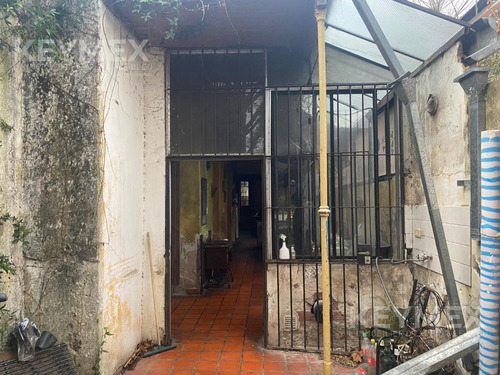 Casa En Venta A Refaccionar. San Fernando Centro, 4 Ambientes Con Jardin Apto Credito