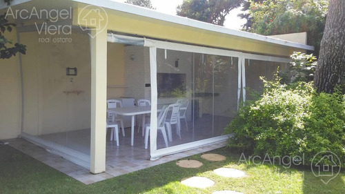 Casa Con Piscina En Playa Mansa - Punta Del Este