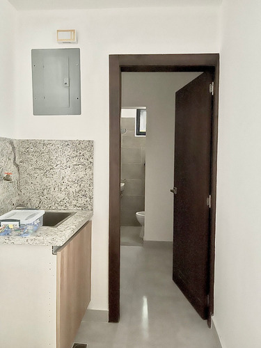 Se Vende Apartamento Evaristo Morales, Torre Con Piscina