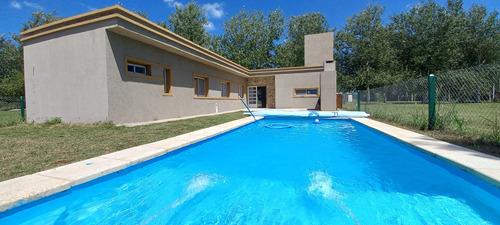 Casa En Venta 3 Dorm A Estrenar En Barrio Privado! Piscina!