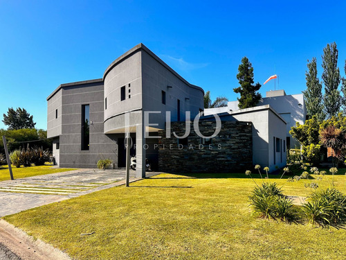 Casa En Venta En Los Ombúes De Hudson