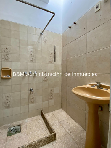 Alquiler Casa 3 Dormitorios Peñarol, Patio Con Parrillero.-