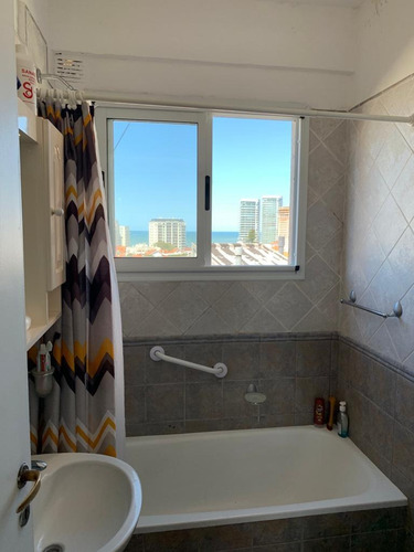 Imagen 9 de 14 de Alquiler Temporal Departamento Mar Del Plata - Playa Varese. - Excelente Vista. Frente Al Mar.- Para 4 Personas - Cochera Incluída - Pileta Y Solarium Al Mar.