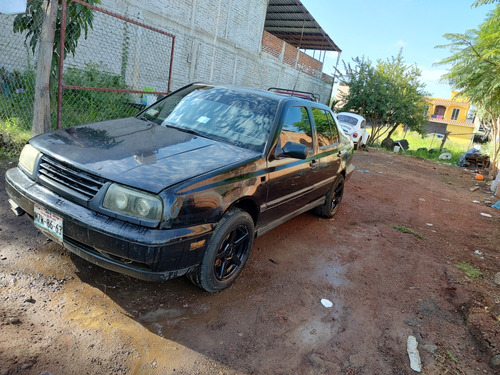 Volkswagen Jetta 2.0 Soccer 2 5vel Mt