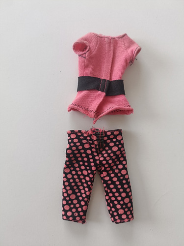 Barbie Outfit Blusa, Pantalón Rosa (Usado)