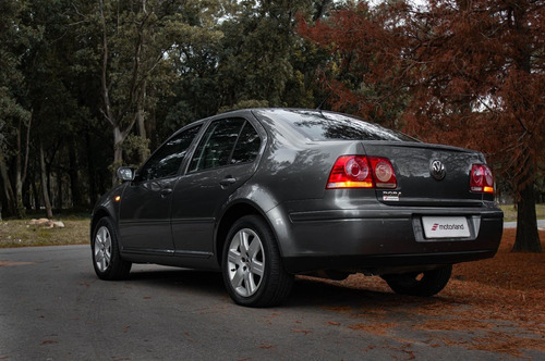 Volkswagen Bora Trendline 2.0 - Motorland Permuto / Financio