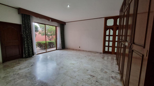 Residencia De Alta Plusvalía En El Corazón De Querétaro Con Uso De Suelo Mixto Inversión Garantiz...