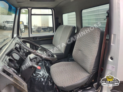 Imagem 11 de 15 de Ford Cargo 815 S Turbo Intercooler Baú 6,20 M 2005