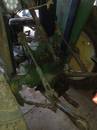 Tractor Usado John Deere 2735