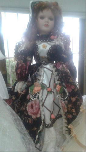Imagen 4 de 9 de Muñeca De Porcelana 45cm
