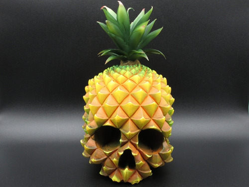 Escultura Pineapple Skull Por El Artista Jack Of The Dust