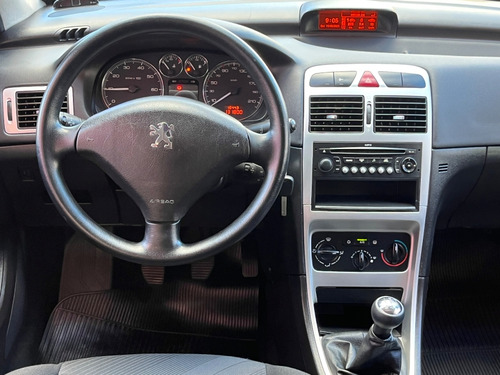 Peugeot 307 1.6 PRESENCE PACK 16V FLEX 4P MANUAL