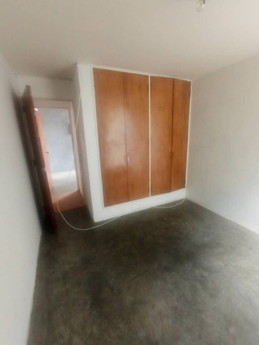 Apartamento En Venta Urb Quenda