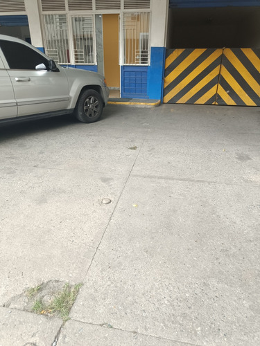 Los Ruices Alquiler Planta Industrial 960 M2 Excelente Ubicacion, Con Montacarga Y Ascensor