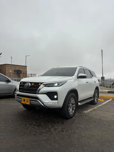 Toyota Fortuner 2.8 SRV