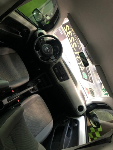 Imagem 2 de 11 de Volkswagen Up