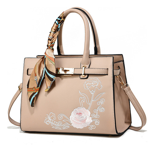 Elegante Dama Regala A Mamá Un Bolso Versátil Y Con Estilo