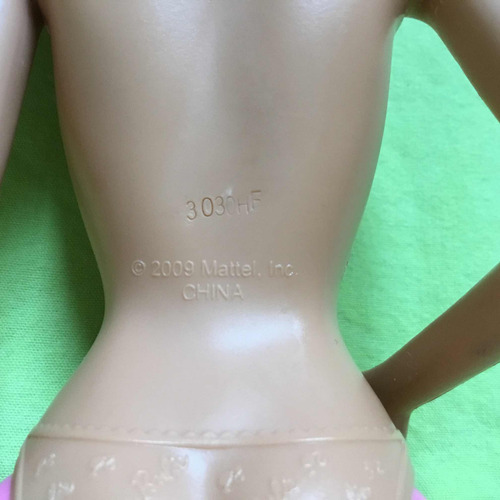 Boneca Barbie Mattel Usada Ano 2009 Perna Rosa (Usado)