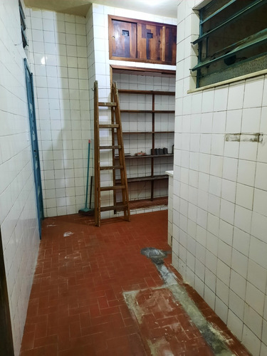 Alugo Casa Para Fins Comerciais Em Benfica Rj