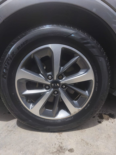 Kia Sorento 3.3 V6 SXL Piel 7 Pasajeros AWD At