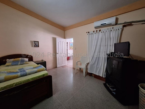 Venta Amplia Casa Ubicada En La Victoria -aragua Urb Bolivar Gjg 25-3576