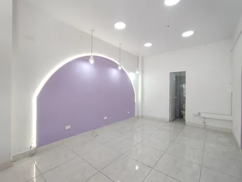 Local En Arriendo En Avenida Libertadores. Cod A30652