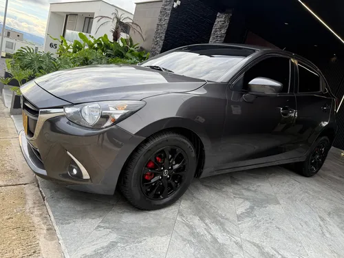 Mazda 2 1.6 touring automatico