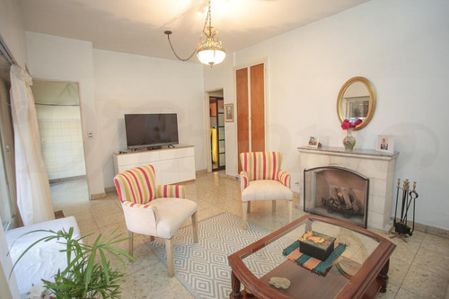 Imagen 6 de 30 de Casa Sobre Lote Propio Con 3 Dorm.y Posible Cuarto Dorm. Refaccionado- Flores